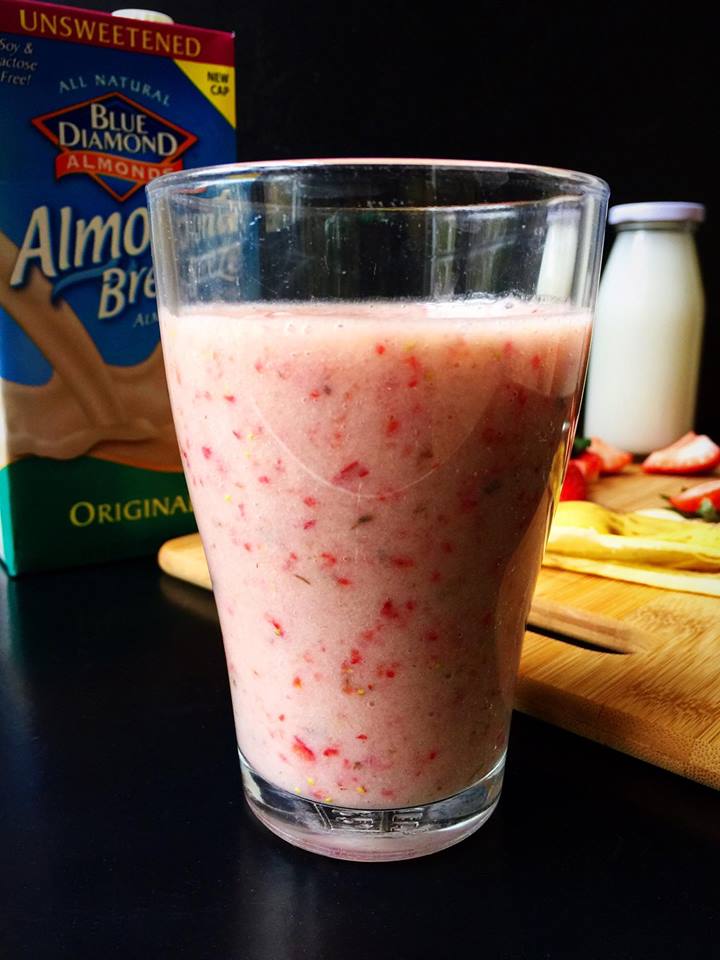 Strawberry Smoothie - only 3 ingredients! • Food Folks and Fun